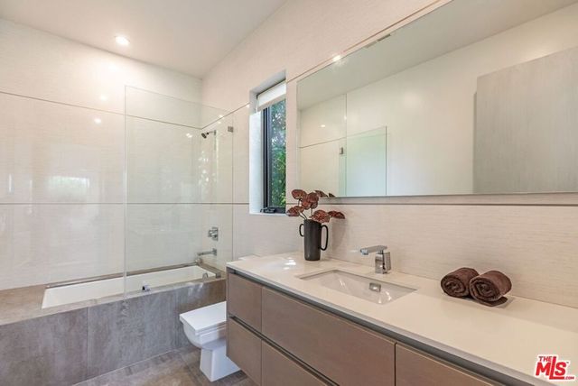 350 N Harper Avenue, Los Angeles, CA 90048