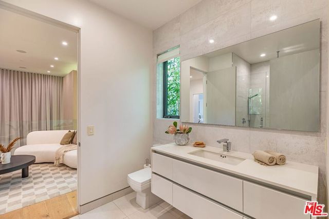 350 N Harper Avenue, Los Angeles, CA 90048