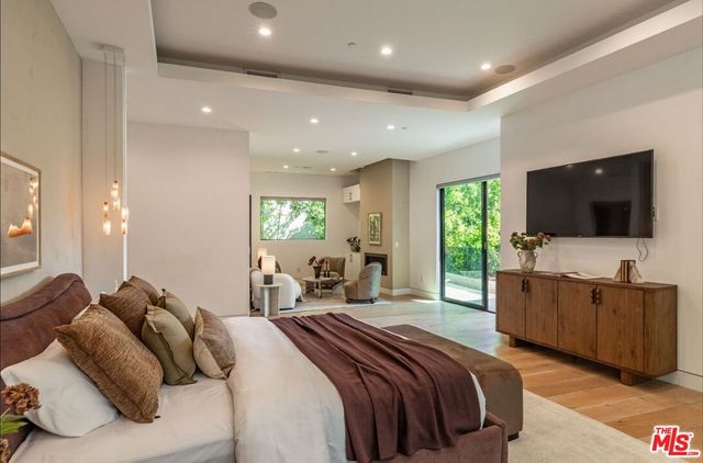 350 N Harper Avenue, Los Angeles, CA 90048