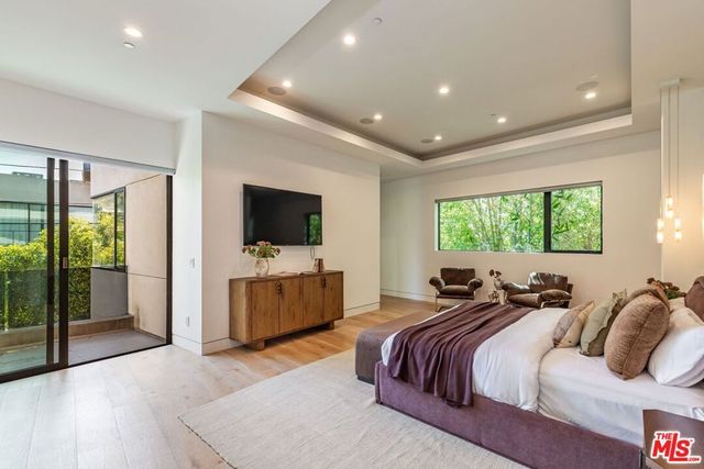 350 N Harper Avenue, Los Angeles, CA 90048