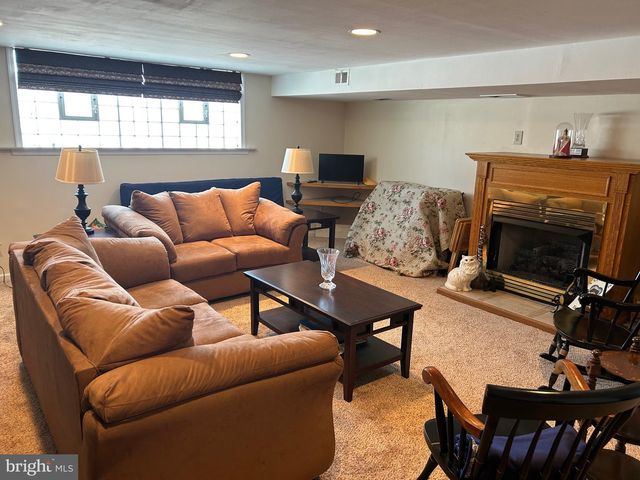 8572 BENTON AVE, Philadelphia, PA 19152