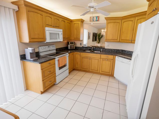 6776 SE Yorktown Drive, Hobe Sound, FL 33455