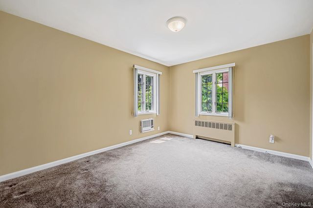 108 Ketewamoke Avenue, Babylon, NY 11702