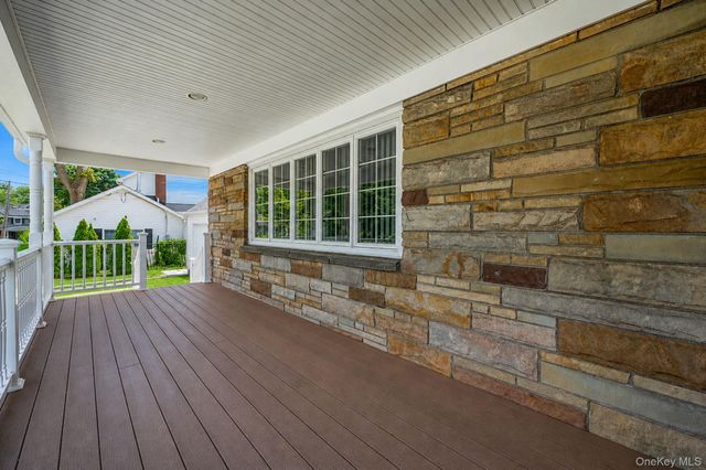 108 Ketewamoke Avenue, Babylon, NY 11702
