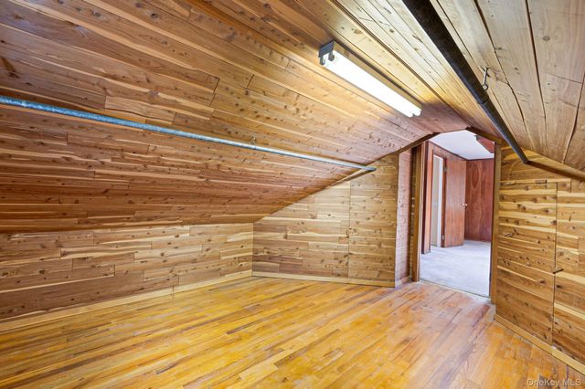 108 Ketewamoke Avenue, Babylon, NY 11702
