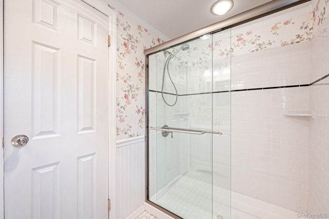 108 Ketewamoke Avenue, Babylon, NY 11702
