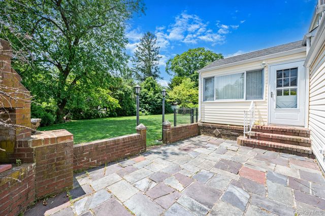 108 Ketewamoke Avenue, Babylon, NY 11702