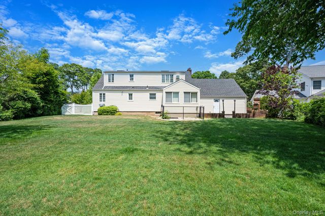 108 Ketewamoke Avenue, Babylon, NY 11702