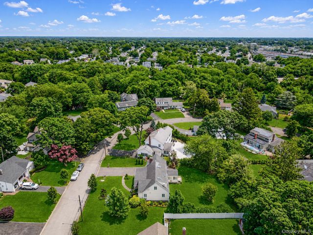 108 Ketewamoke Avenue, Babylon, NY 11702