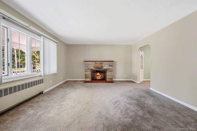 108 Ketewamoke Avenue, Babylon, NY 11702