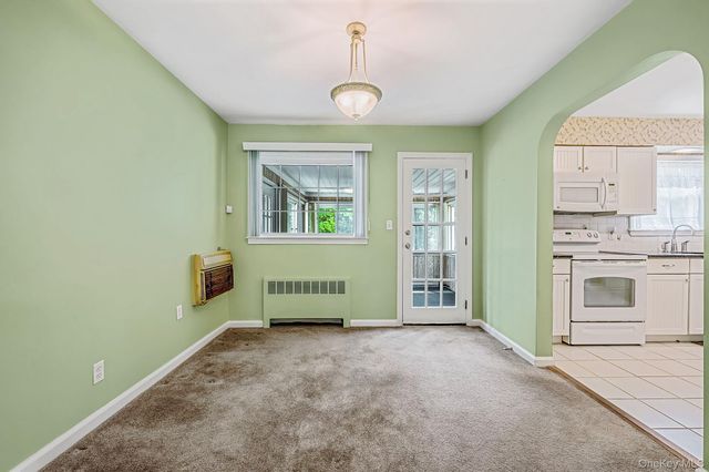 108 Ketewamoke Avenue, Babylon, NY 11702