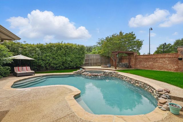 8133 Pecan Ridge Drive, North Richland Hills, TX 76182