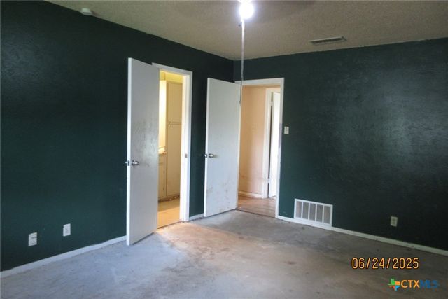 2101 Stagecoach Trail, Temple, TX 76502