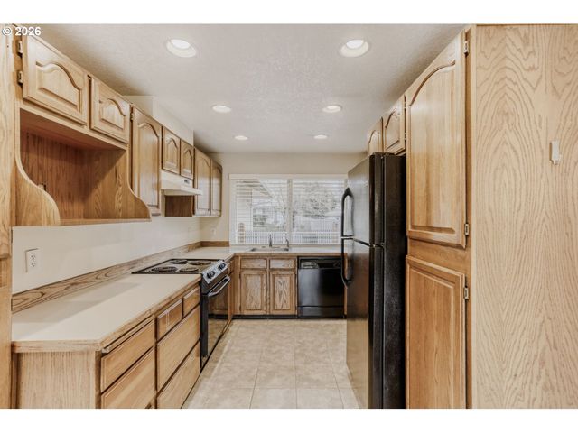 8545 Sw REBECCA Ln, Beaverton, OR 97008