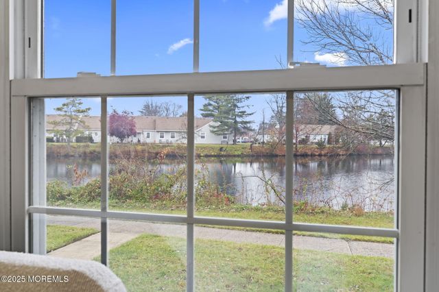 84 Parkway Drive B, Freehold, NJ 07728