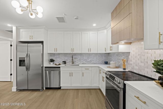 84 Parkway Drive B, Freehold, NJ 07728