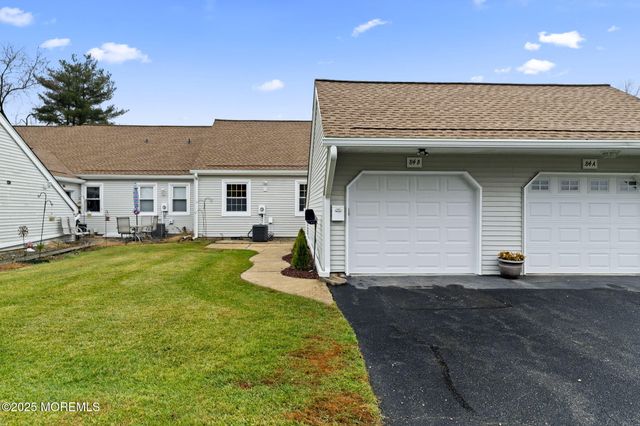 84 Parkway Drive B, Freehold, NJ 07728