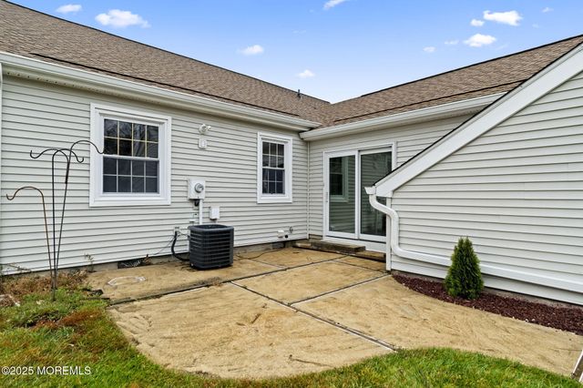 84 Parkway Drive B, Freehold, NJ 07728
