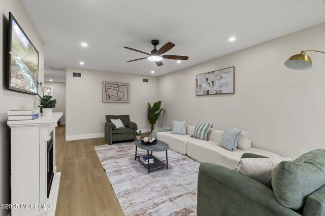 84 Parkway Drive B, Freehold, NJ 07728