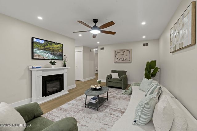 84 Parkway Drive B, Freehold, NJ 07728