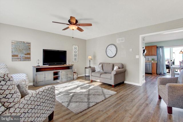 67 BATTENS CIR, Leola, PA 17540