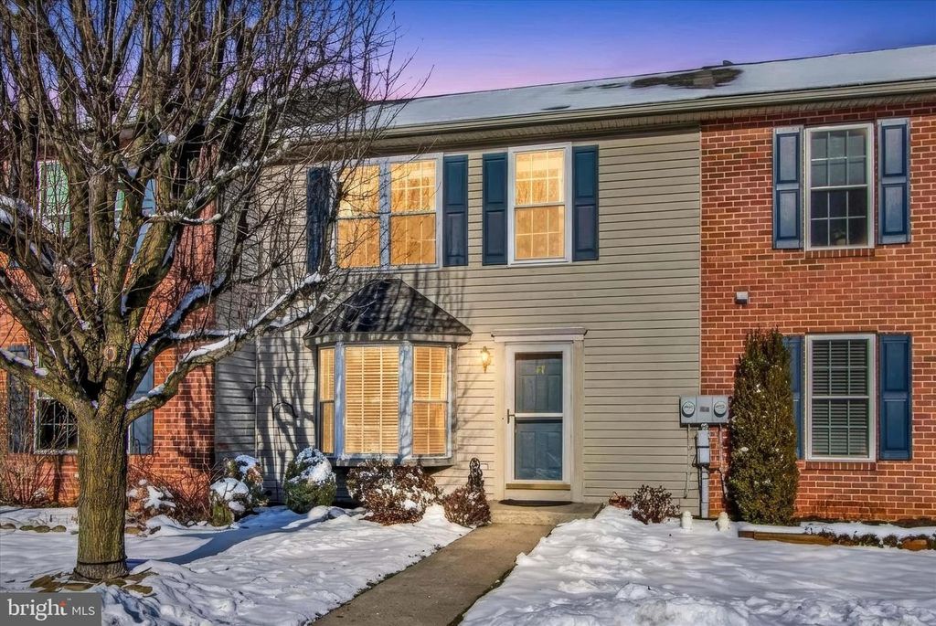 67 BATTENS CIR, Leola, PA 17540