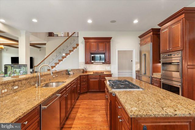 19829 SOMERCOTE LN, Leesburg, VA 20175