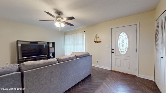 1812 The Meadow Rd, Louisville, KY 40223