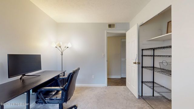 1812 The Meadow Rd, Louisville, KY 40223