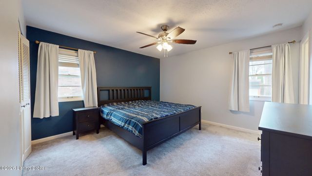 1812 The Meadow Rd, Louisville, KY 40223