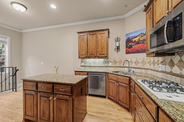 2811 Welborn Street, Dallas, TX 75219