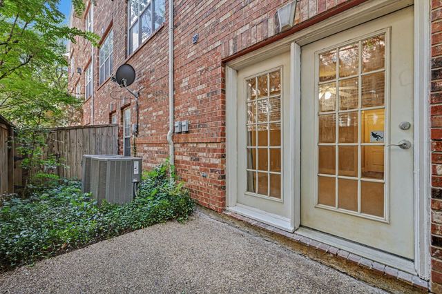 2811 Welborn Street, Dallas, TX 75219