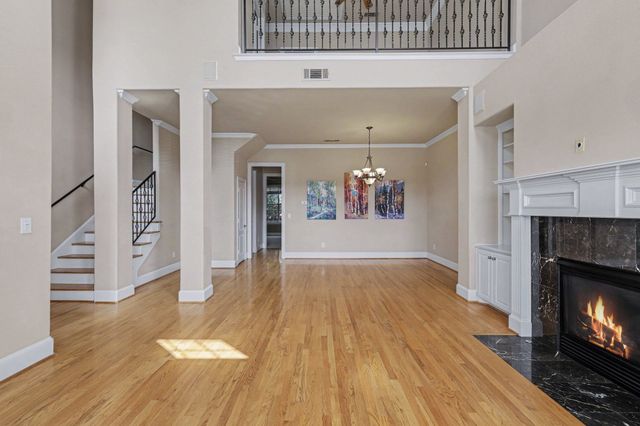 2811 Welborn Street, Dallas, TX 75219