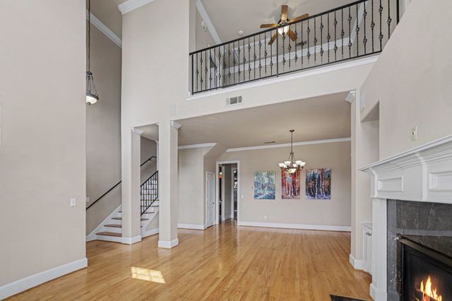 2811 Welborn Street, Dallas, TX 75219