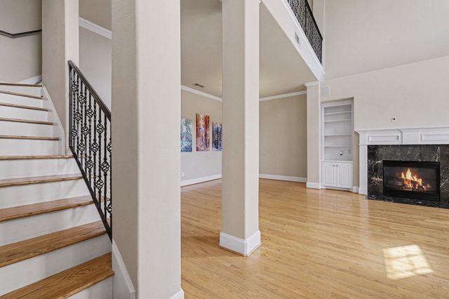 2811 Welborn Street, Dallas, TX 75219