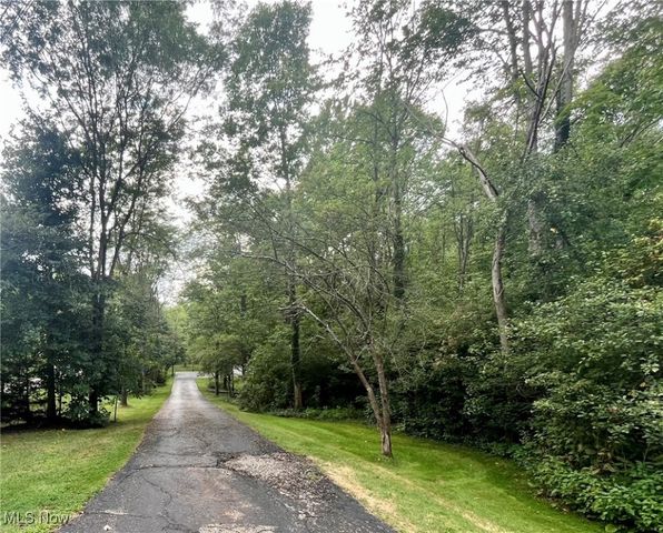 14280 Sweetbriar Lane, Novelty, OH 44072