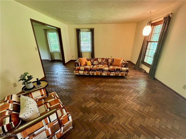 14280 Sweetbriar Lane, Novelty, OH 44072