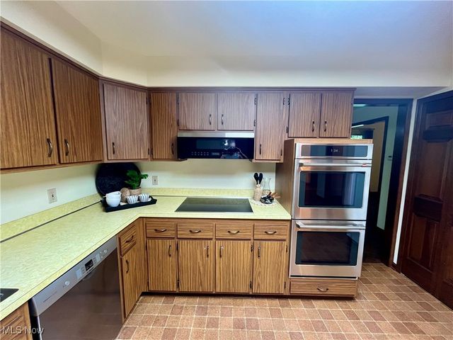 14280 Sweetbriar Lane, Novelty, OH 44072