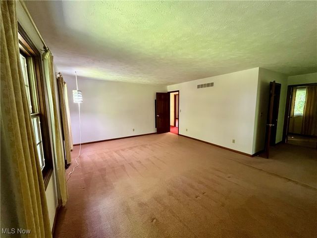 14280 Sweetbriar Lane, Novelty, OH 44072