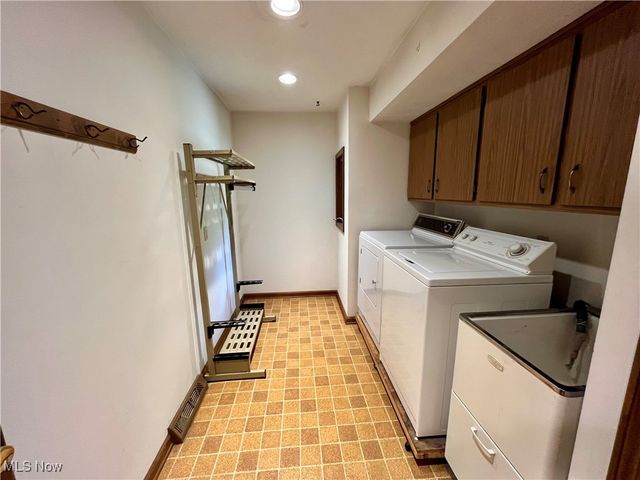 14280 Sweetbriar Lane, Novelty, OH 44072