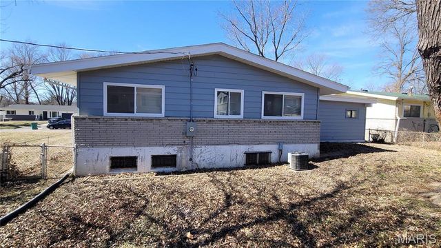 10216 Pannell Drive, St Louis, MO 63136