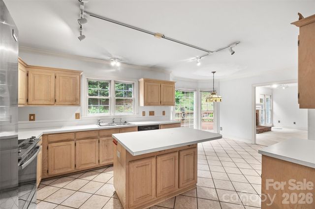 7411 Leharne Drive, Charlotte, NC 28270