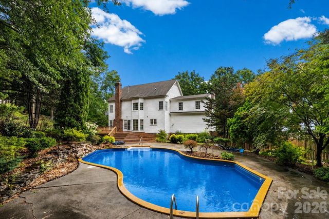 7411 Leharne Drive, Charlotte, NC 28270