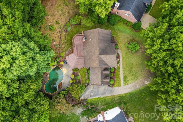 7411 Leharne Drive, Charlotte, NC 28270