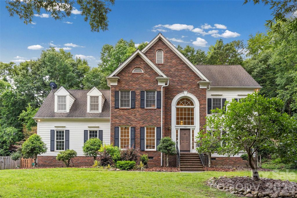 7411 Leharne Drive, Charlotte, NC 28270