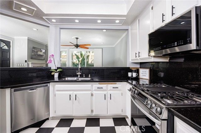 7291 Coho Dr 105, Huntington Beach, CA 92648