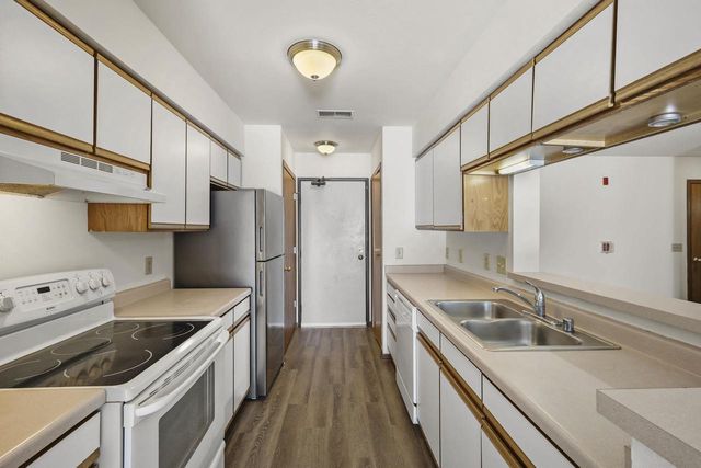 1012 Rockefeller Lane, Madison, WI 53704