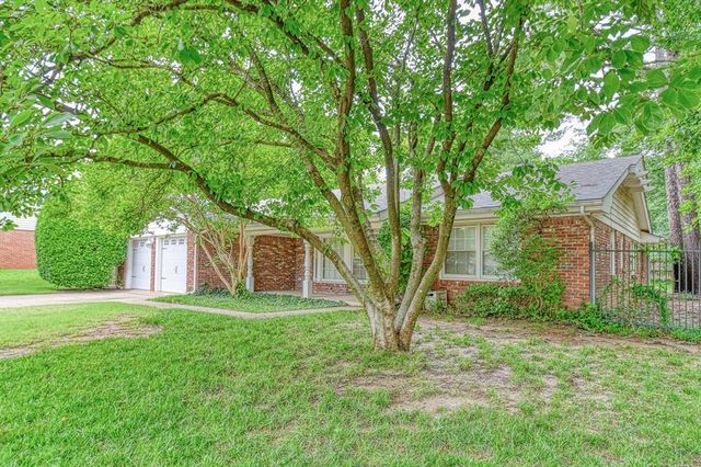 1109 Westbrooke Terrace, Norman, OK 73072