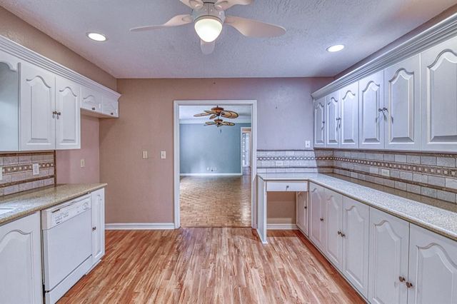 1109 Westbrooke Terrace, Norman, OK 73072