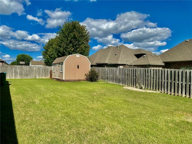 5811 S 67th Street, Cave Springs, AR 72718